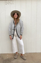 Load image into Gallery viewer, Vintage cardigan