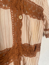 Load image into Gallery viewer, Over dye lace top