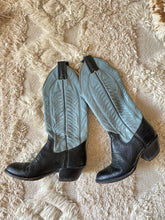 Load image into Gallery viewer, Vintage cowboy boots