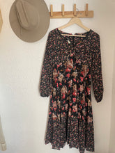 Load image into Gallery viewer, Vintage 70s floral dress
