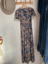 Load image into Gallery viewer, Vintage 70s floral dress