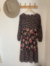 Load image into Gallery viewer, Vintage 70s floral dress