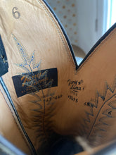 Load image into Gallery viewer, Vintage Tony Lama cowboy boots-7.5