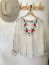 Load image into Gallery viewer, Vintage floral peasant long sleeve top