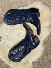 Load image into Gallery viewer, Vintage crochet top