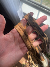 Load image into Gallery viewer, Vintage tooled cowhide bag