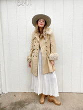 Load image into Gallery viewer, Vintage shearling coat