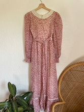 Load image into Gallery viewer, Vintage pink romantic floral dress