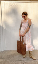 Load image into Gallery viewer, Signature Collection-tie strap groovy floral