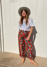 Load image into Gallery viewer, Vintage white embroidered top