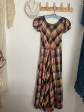 Load image into Gallery viewer, Vintage 1940s plaid dress