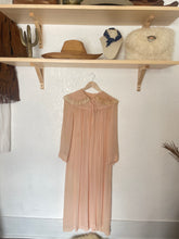 Load image into Gallery viewer, Vintage 1930s dressing down