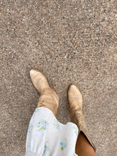 Load image into Gallery viewer, Vintage beige cowboy boot