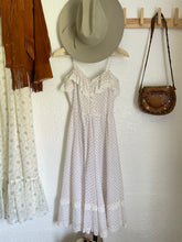 Load image into Gallery viewer, Vintage pink rose dress