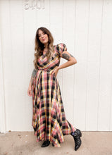Load image into Gallery viewer, Vintage 1940s plaid dress