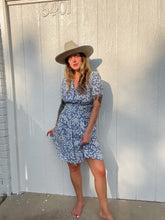 Load image into Gallery viewer, Vintage 30s blue floral dress