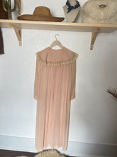 Load image into Gallery viewer, Vintage 1930s dressing down