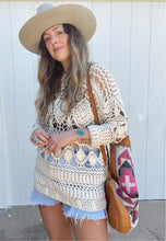 Load image into Gallery viewer, Vintage crochet top