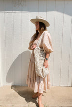 Load image into Gallery viewer, Vintage crochet market bag