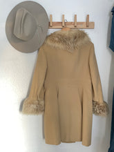 Load image into Gallery viewer, Vintage shearling coat