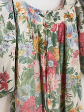 Load image into Gallery viewer, Vintage floral dress