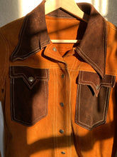 Load image into Gallery viewer, Vintage two toned suede jacket