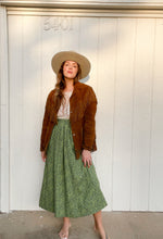 Load image into Gallery viewer, Vintage green daisy skirt