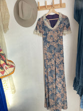 Load image into Gallery viewer, Vintage 70s floral dress