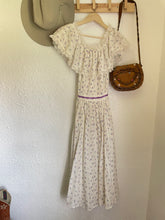 Load image into Gallery viewer, Vintage off the shoulder floral dress