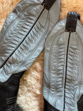Load image into Gallery viewer, Vintage cowboy boots