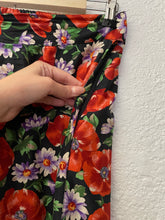 Load image into Gallery viewer, Vintage silk floral pants