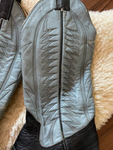 Load image into Gallery viewer, Vintage cowboy boots