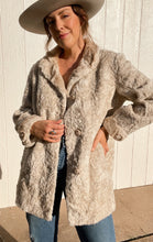 Load image into Gallery viewer, Vintage cream teddy coat