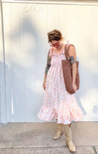 Load image into Gallery viewer, Signature Collection-tie strap groovy floral