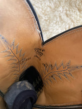 Load image into Gallery viewer, Vintage Tony Lama cowboy boots-7.5
