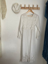 Load image into Gallery viewer, Vintage cotton lace dress