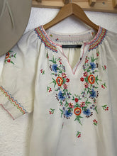 Load image into Gallery viewer, Vintage floral peasant top