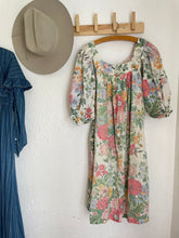 Load image into Gallery viewer, Vintage floral dress