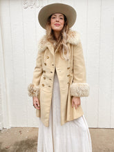Load image into Gallery viewer, Vintage shearling coat