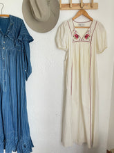 Load image into Gallery viewer, Vintage floral 70s cotton maxi