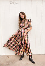 Load image into Gallery viewer, Vintage 1940s plaid dress