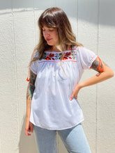 Load image into Gallery viewer, Vintage floral embroidered blouse