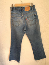 Load image into Gallery viewer, Vintage 517 Levis size 30x26