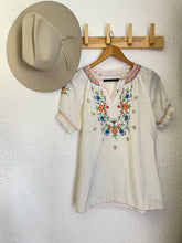 Load image into Gallery viewer, Vintage floral peasant top