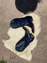 Load image into Gallery viewer, Vintage crochet top