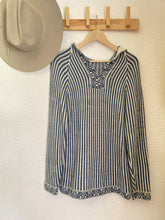 Load image into Gallery viewer, Vintage blue hooded sweater