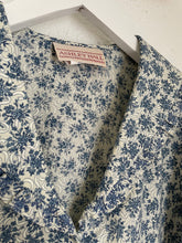 Load image into Gallery viewer, Vintage floral blouse