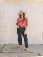 Load image into Gallery viewer, Signature Collection-puff sleeve top