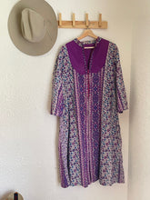 Load image into Gallery viewer, Vintage purple zip kaftan dress