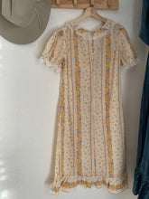 Load image into Gallery viewer, Vintage floral dress